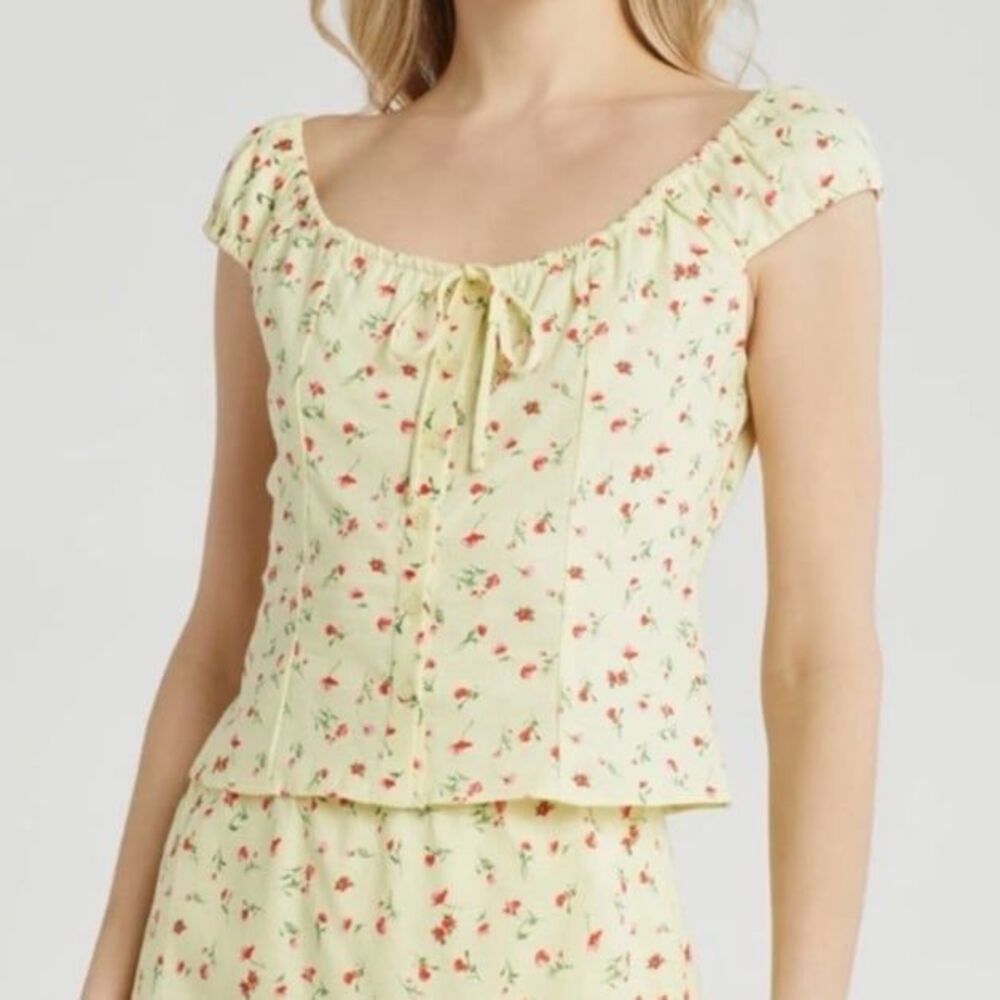 WAYF Sunshine Floral Cap Sleeve Top in Yellow Ditsy - Size L